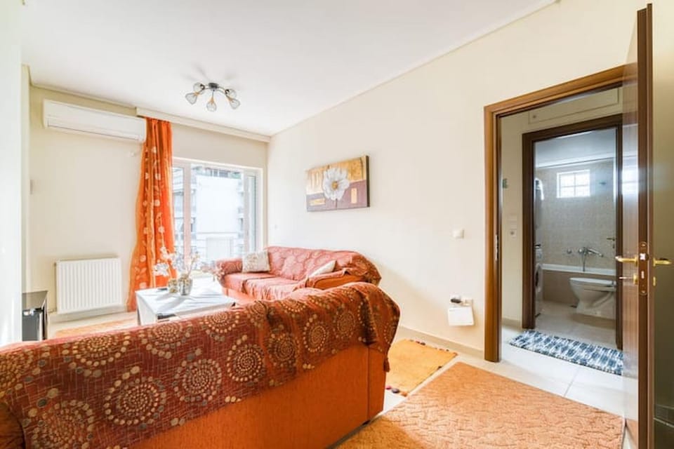Living room, Photo of the whole room, Seating area