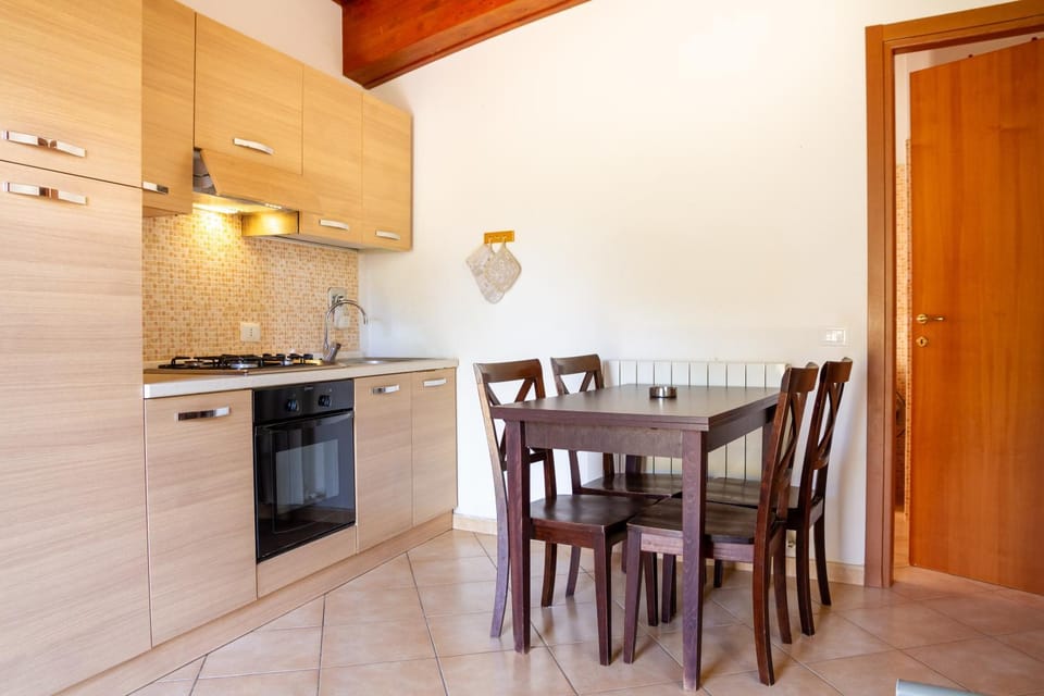 Property building, Kitchen or kitchenette, Living room
