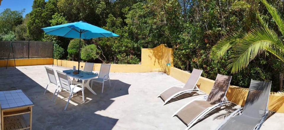 Modern cocoon with garden and beautiful sea view Apartment in Cavalaire-sur-Mer