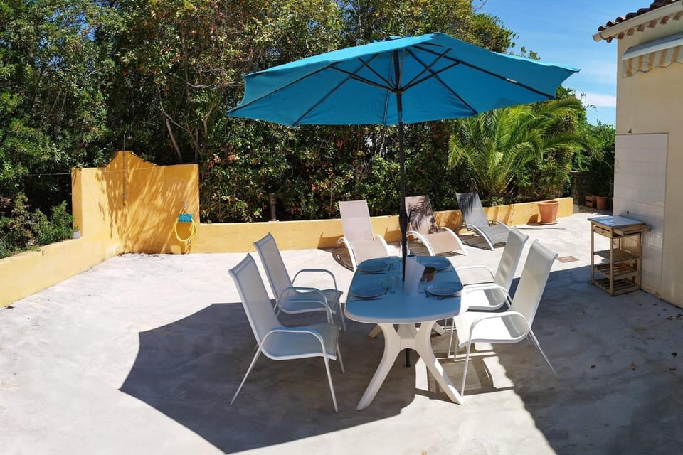 Modern cocoon with garden and beautiful sea view Apartment in Cavalaire-sur-Mer