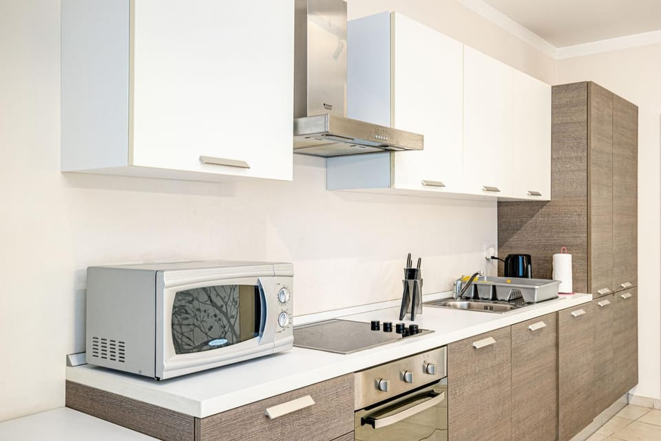 Cozy, modern studio apartment in the heart of St Julians Apartment in Saint Julians