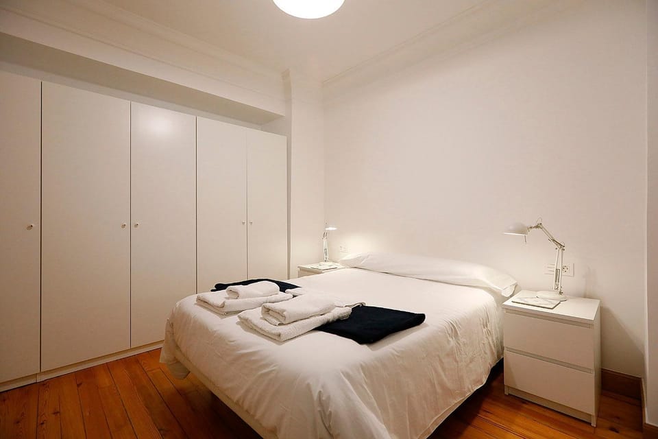 Bed, Photo of the whole room, Bedroom, towels, wardrobe