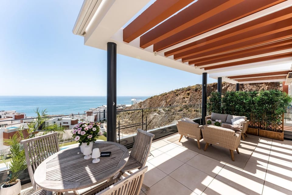Property building, Balcony/Terrace, Living room