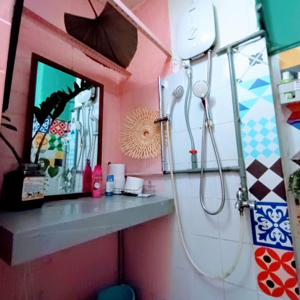 134 Lily's Colorful Private House in city center Apartment in Ho Chi Minh City