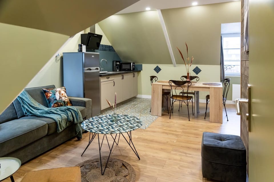 Kitchen or kitchenette, Living room, Dining area