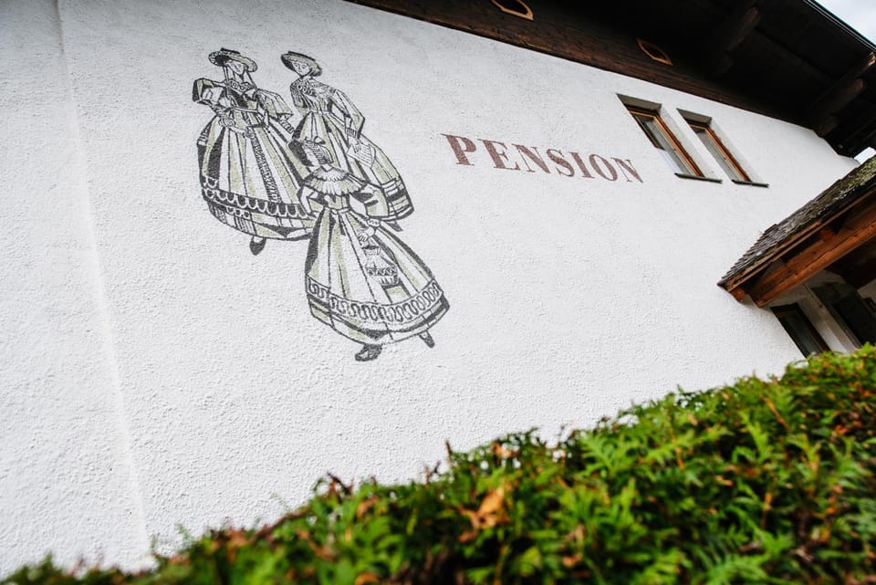 Property logo or sign, Logo/Certificate/Sign, Street view