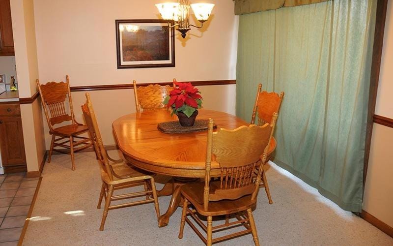 Seven Springs 2 Bedroom Standard Condo, Sleeps 10! Apartment in Seven Springs