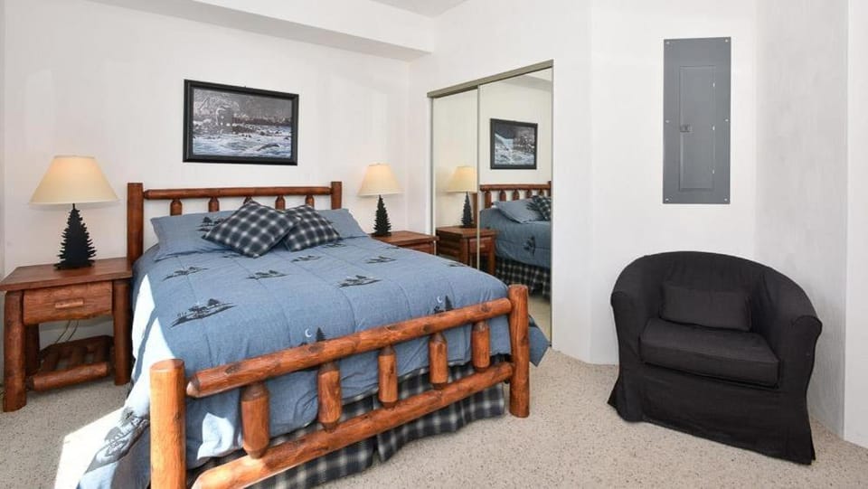 Seven Springs 4 BR Premium Condo, Deck with Views Apartment in Pennsylvania