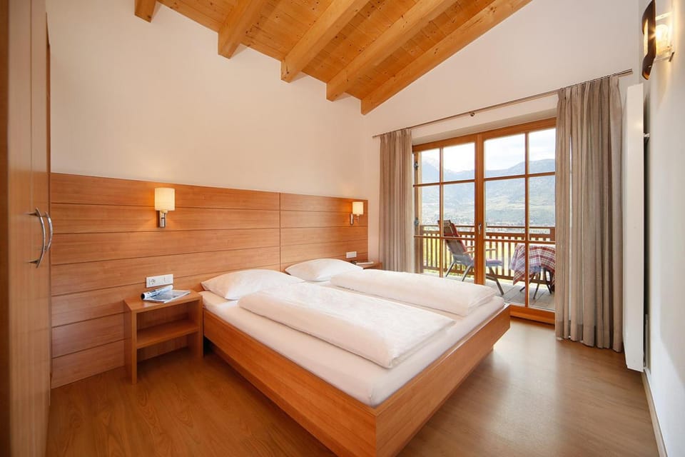 Bed, Photo of the whole room, Bedroom, safe, wardrobe