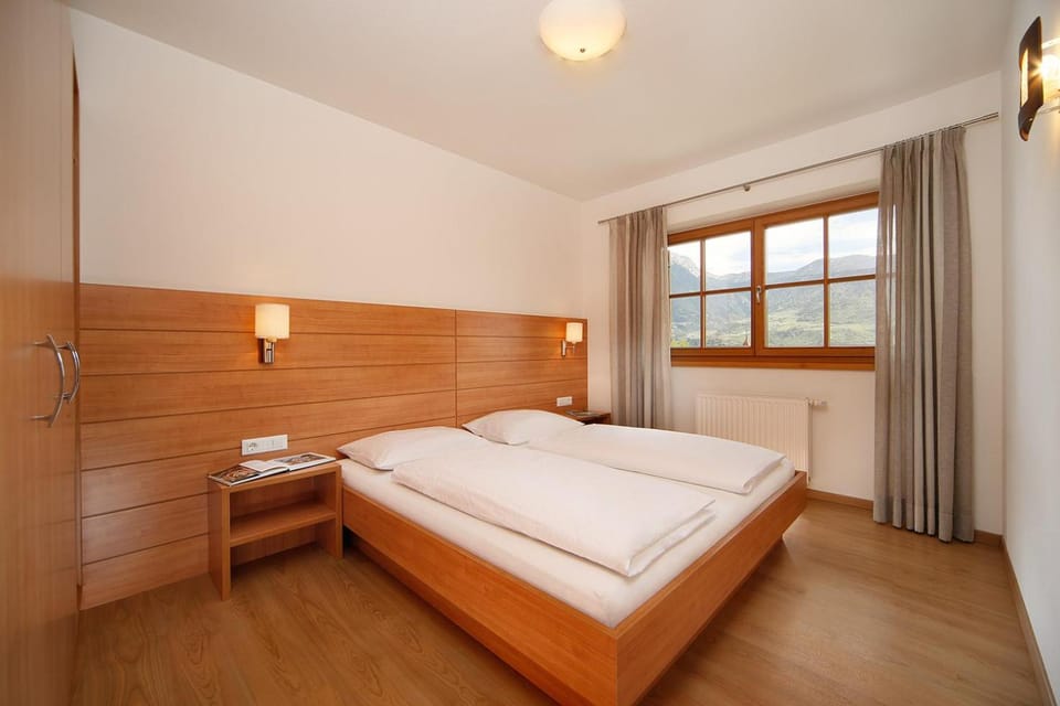 Bed, Photo of the whole room, Bedroom, safe, wardrobe