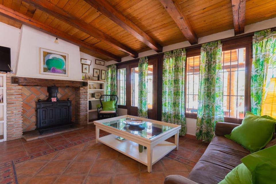 Communal lounge/ TV room, Living room
