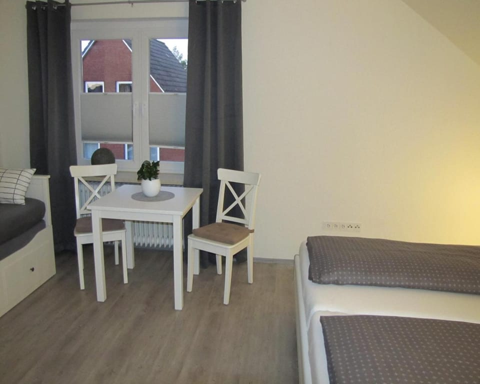 Bed, Seating area, Bedroom