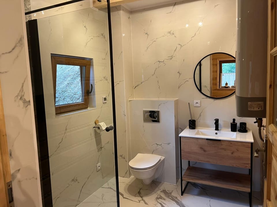 Bathroom, towels