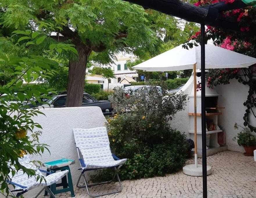 Green House by FHR estacionamento e WI-FI House in Quarteira