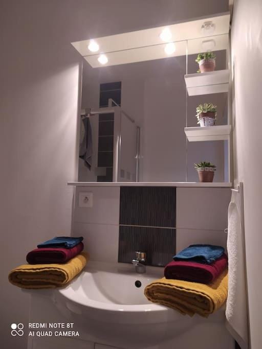 Shower, towels