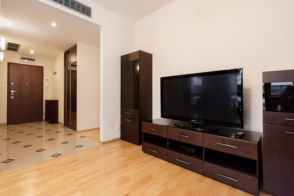 TV and multimedia, Evening entertainment, wardrobe