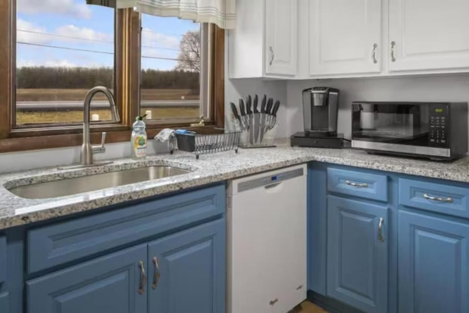 3BR/2BA Lakehouse 10 min to town House in Cayuga Lake