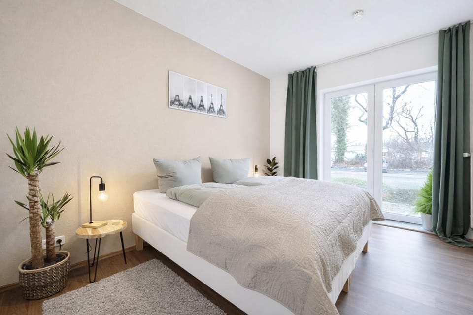 Bed, Balcony/Terrace, Photo of the whole room, Bedroom