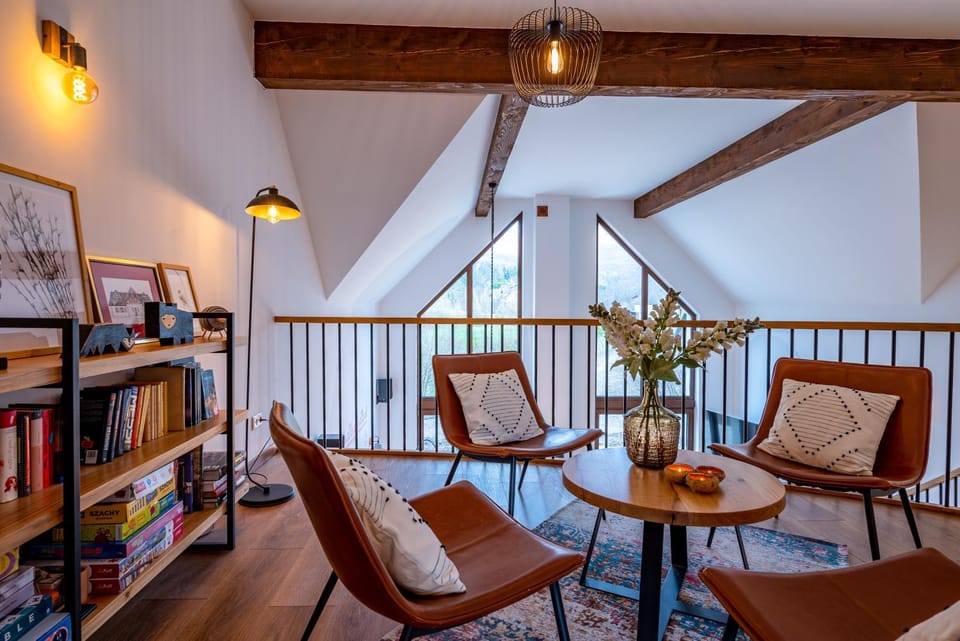Game Room, Library, Seating area, Internal: Not applicable to any particular room