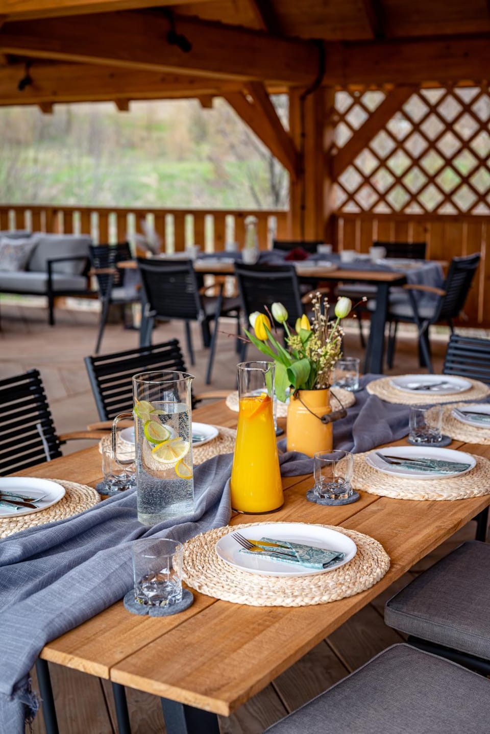 BBQ facilities, Garden, Seating area