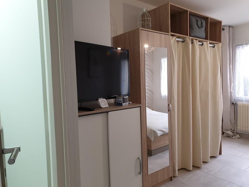 TV and multimedia, wardrobe