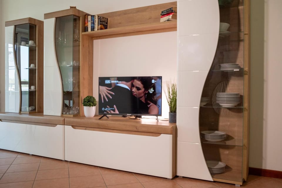 TV and multimedia, Living room, Seating area