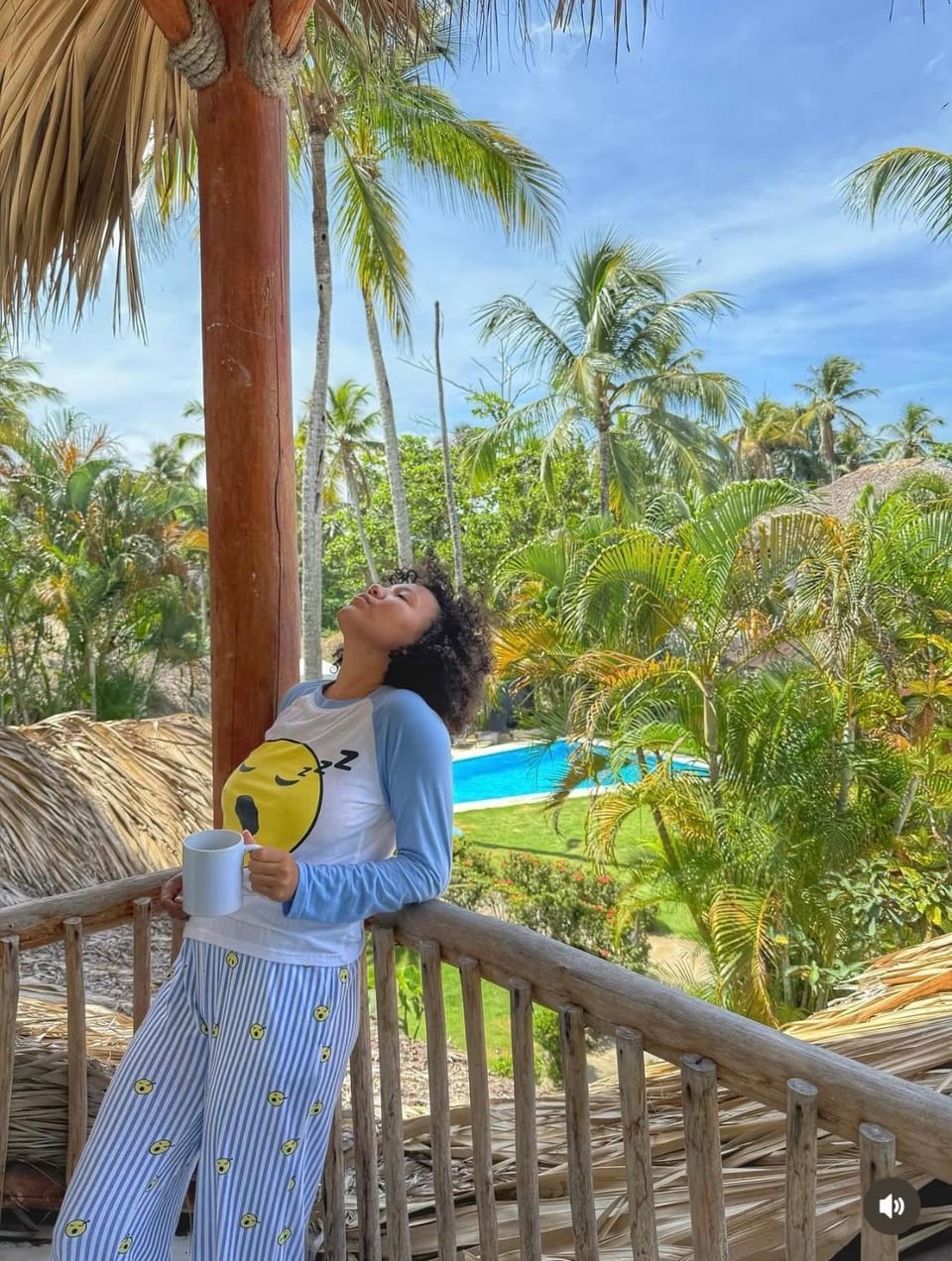 Spring, Day, People, Natural landscape, Garden, View (from property/room), Balcony/Terrace, Garden view, Pool view, Swimming pool, group of guests, sunbed