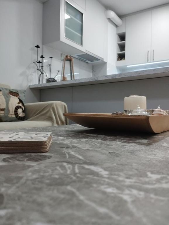 Renovated Basement Duplex with Patio and Folk Decor in the Heart of Athens Apartment in Athens