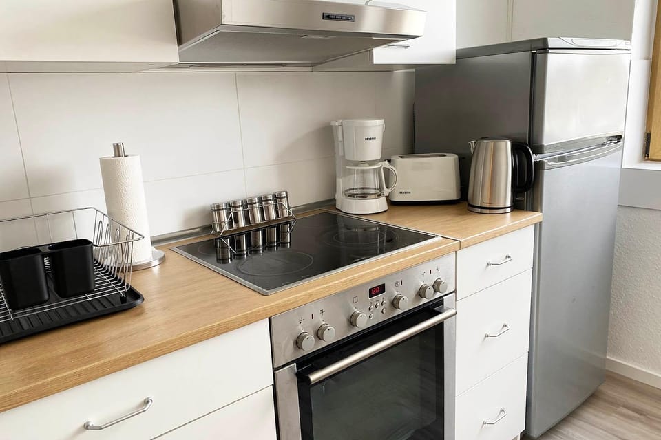 Kitchen or kitchenette, minibar, pet friendly, stove, toaster