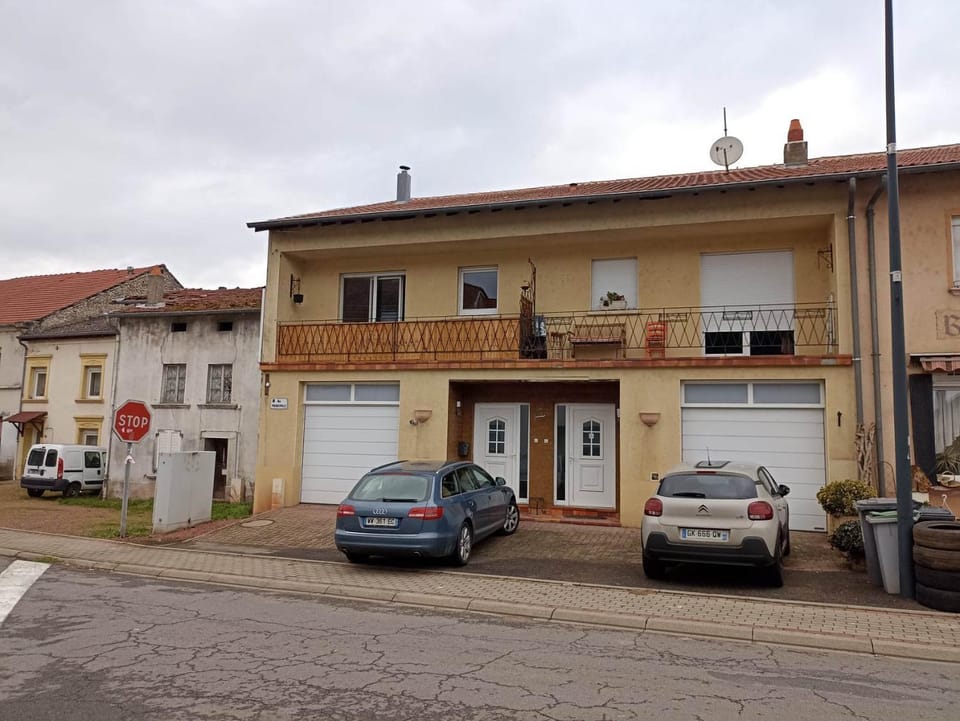 Property building, Street view, Parking