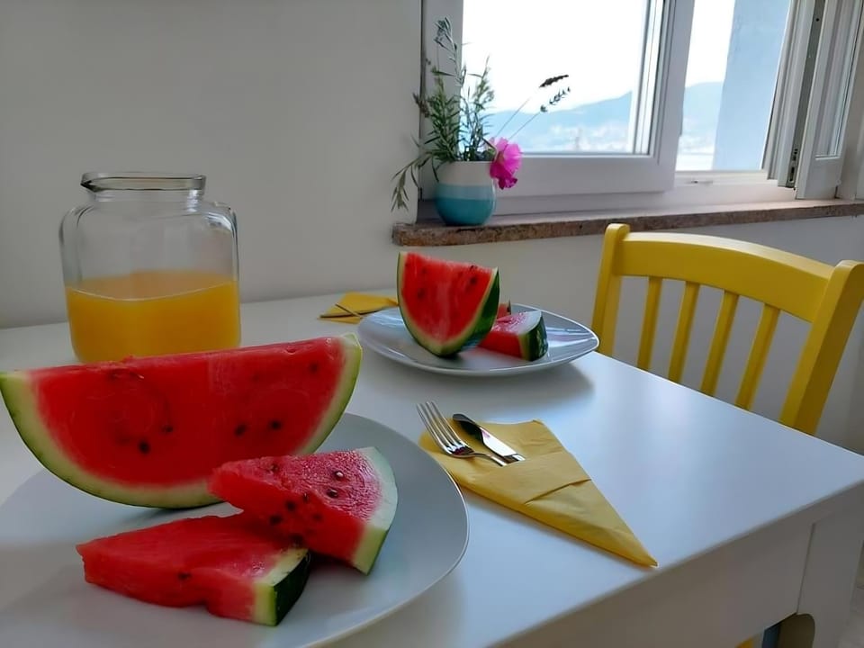 Food and drinks, Dining area