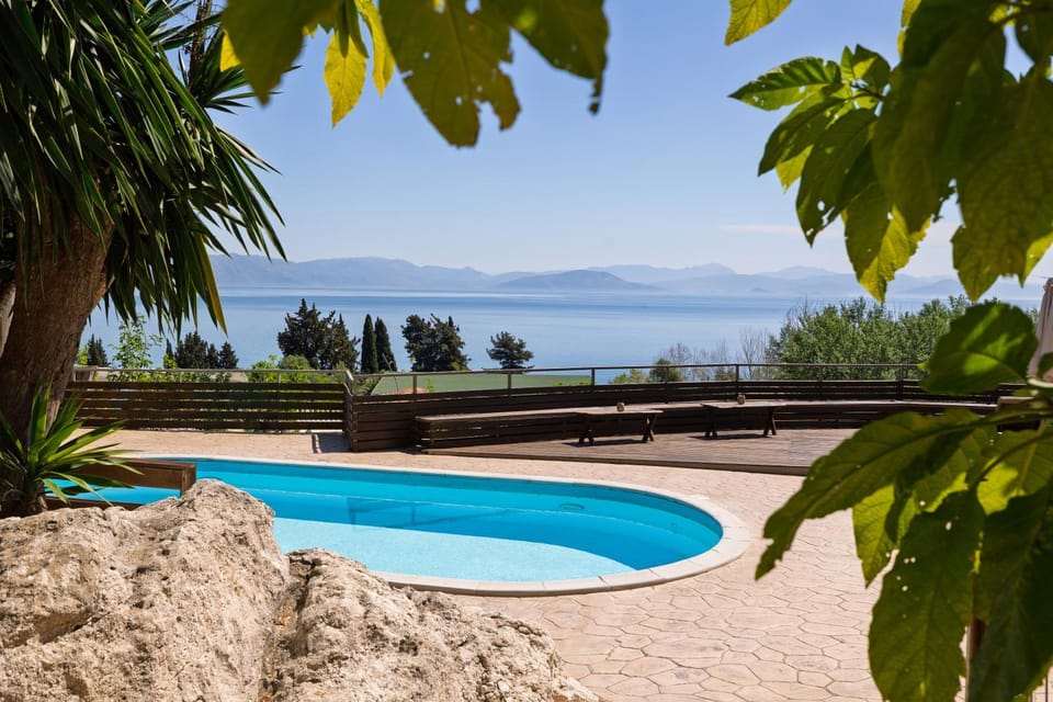 Swimming pool, sunbed