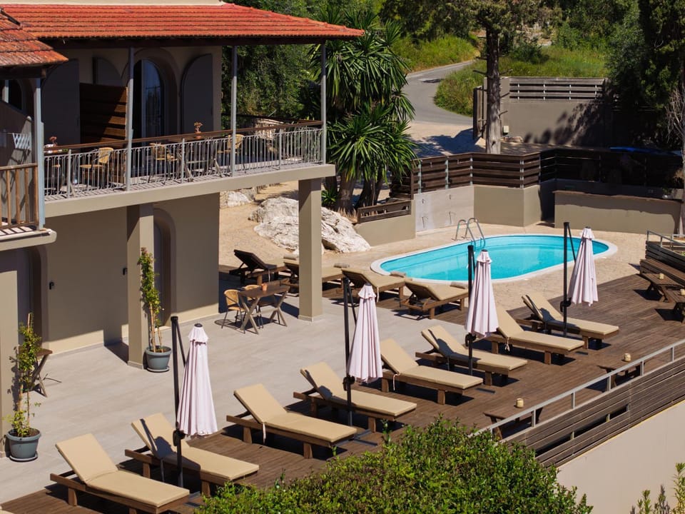 Day, Swimming pool, sunbed