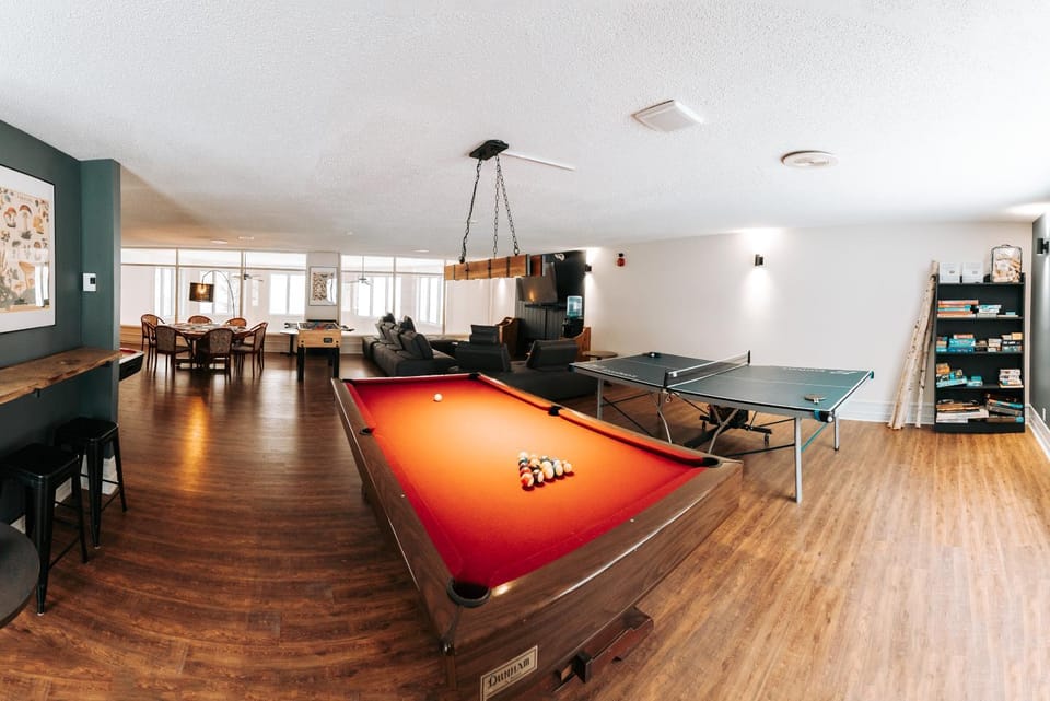 Communal lounge/ TV room