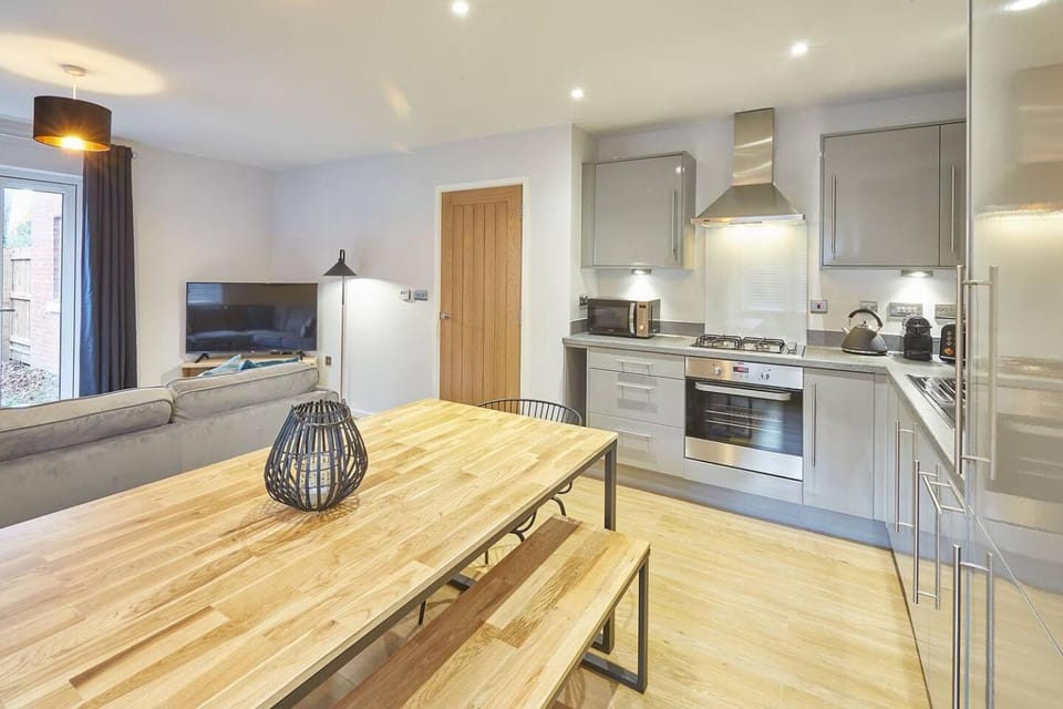 Dining area, kitchen