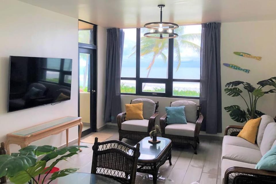 Beachfront Getaway for two! Apartment in Palmas del Mar