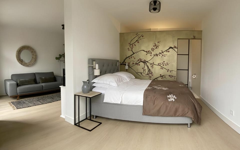 The East Wing Bloemendaal Apartment in Haarlem