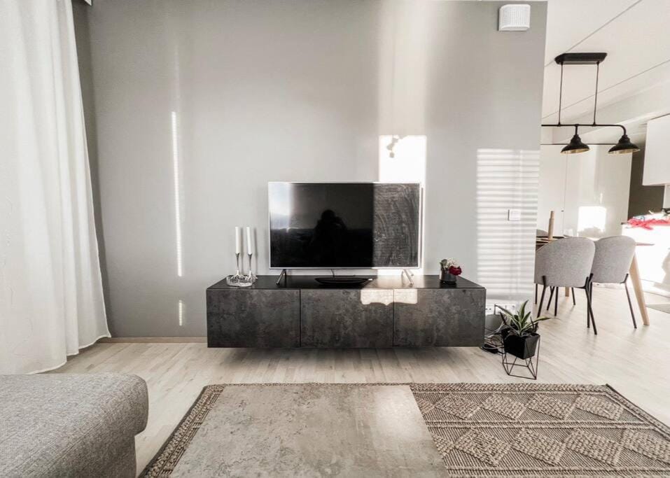 New condo with free parking 10 min from Helsinki Airport Apartment in Helsinki