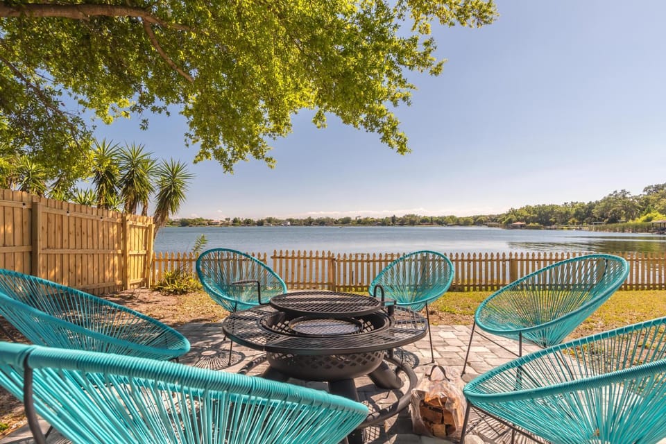 Balcony/Terrace, Lake view, flat iron
