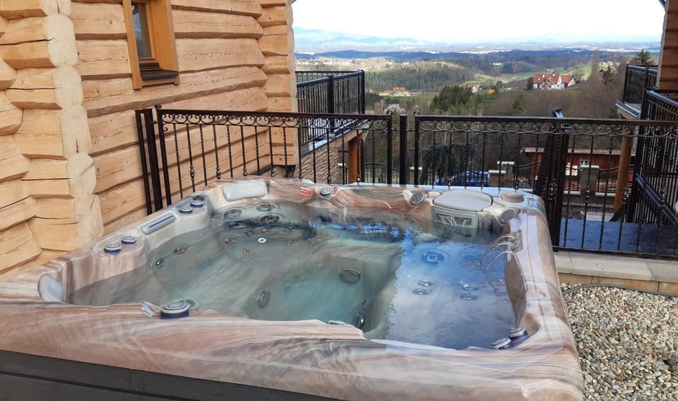 Hot Tub, Swimming pool
