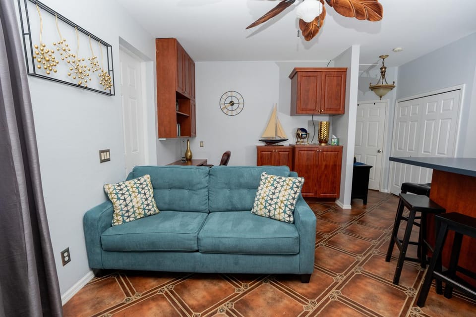Little Cottage on a Field House in Lehigh Acres