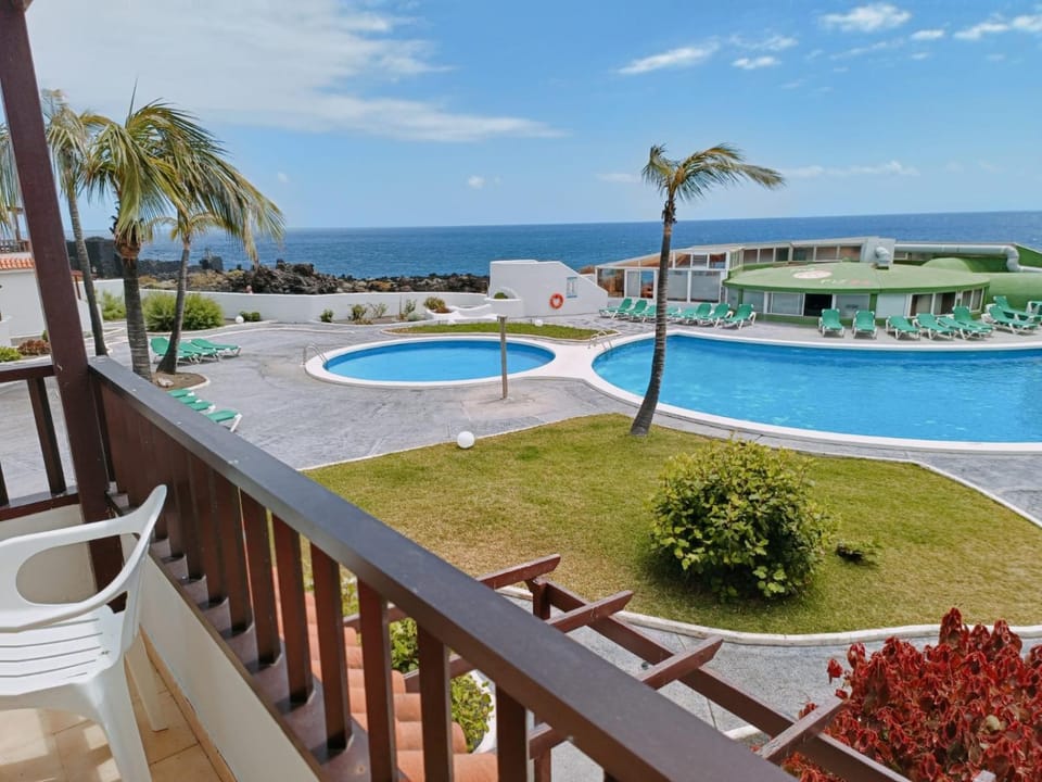 Pool view, Sea view, Swimming pool