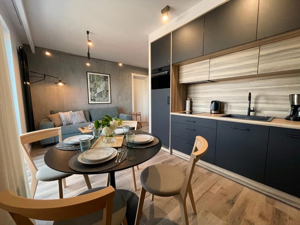Living room, Dining area, kitchen