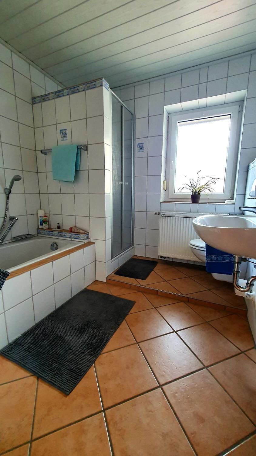 Bathroom, Bath, towels