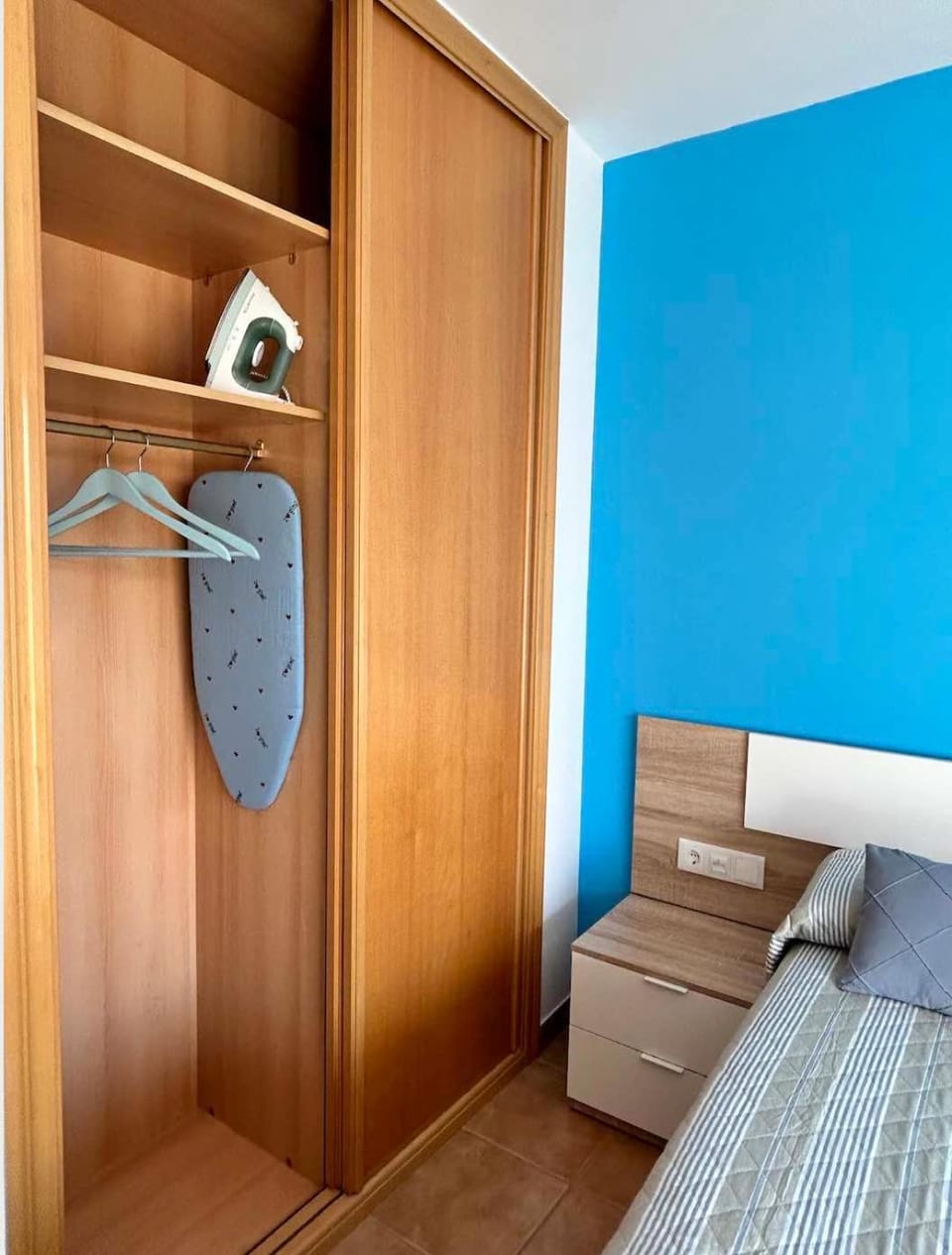 Photo of the whole room, Bedroom, furniture, storage, wardrobe