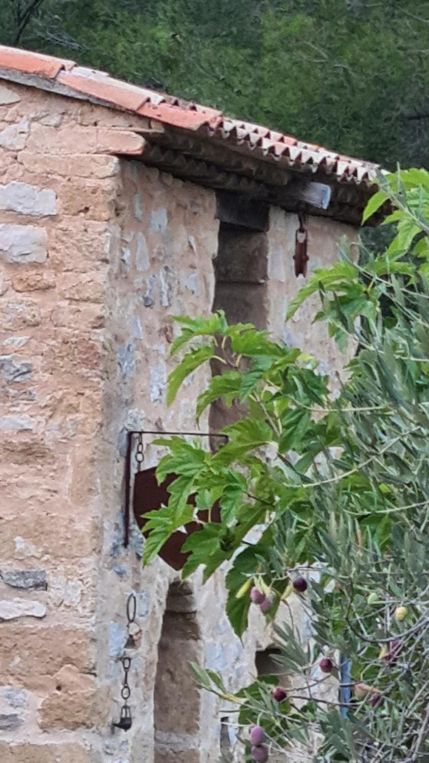 APPARTEMENT DANS HAMEAU PROVENCAL Apartment in Marseille