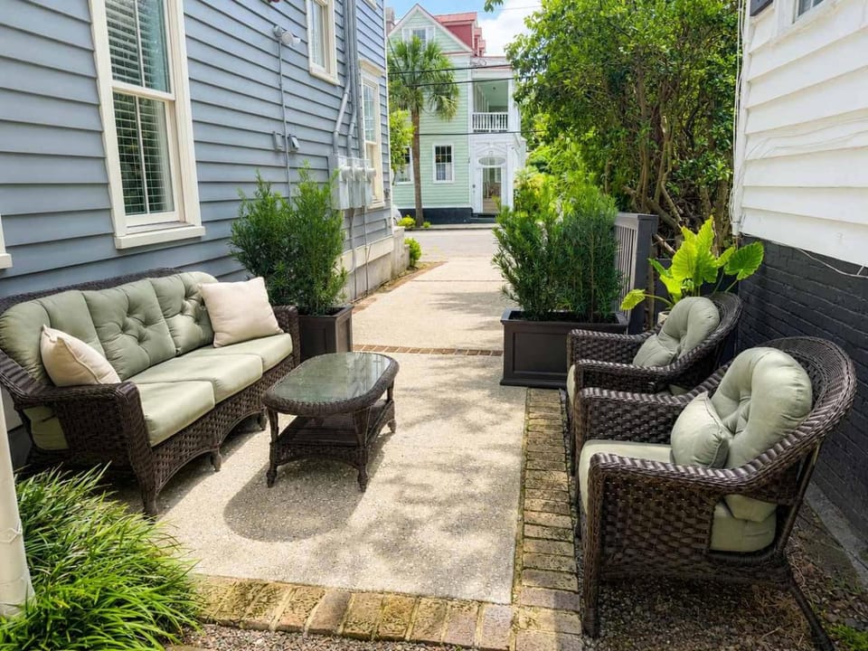 Patio Porches and Parking - 2 Blocks to King House in Charleston