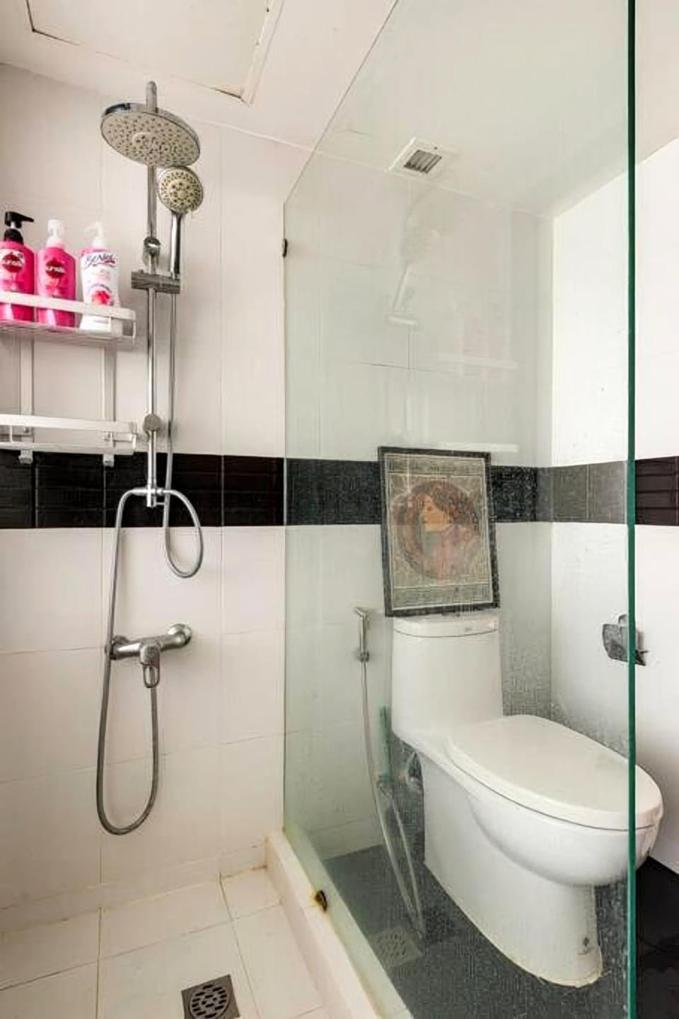 Shower, Toilet