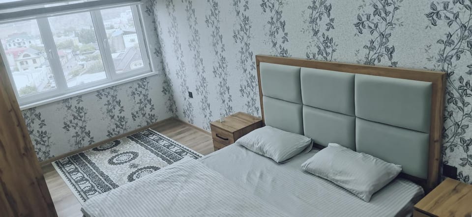Bed, Seating area, Bedroom