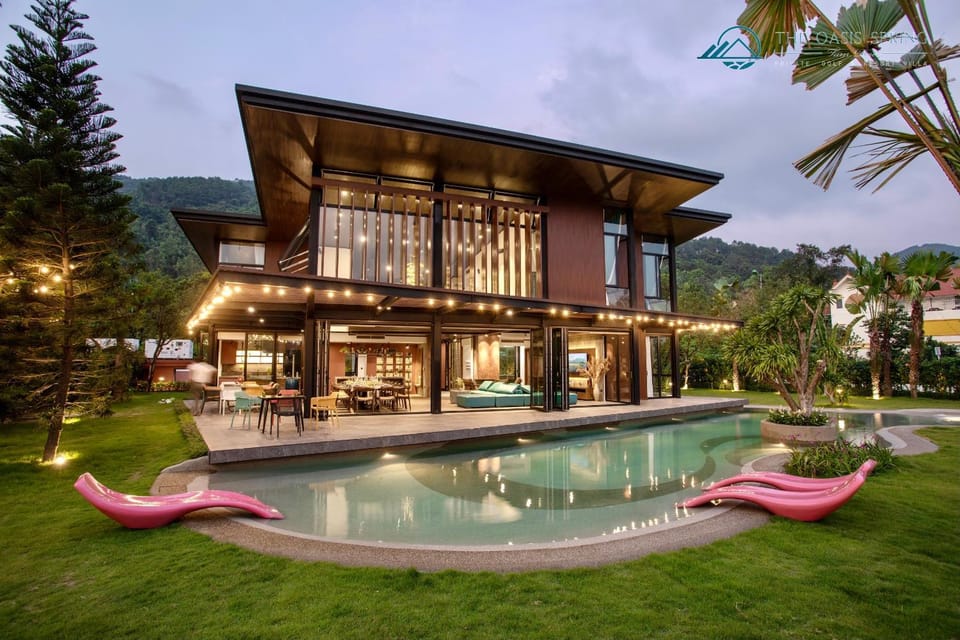 Property building, Swimming pool